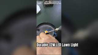 Lampe de pelouse LED 12 W avec boîtier en aluminium moulé sous pression, utilisée dans les parcs et les routes.