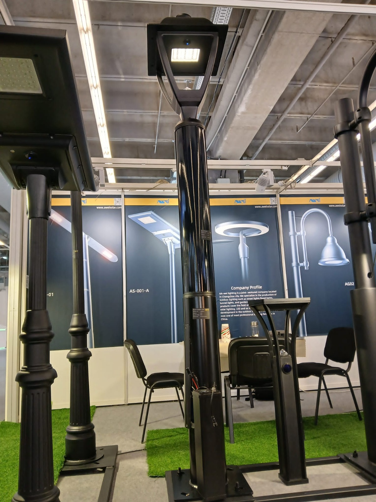 Derniers blogs de l'entreprise sur Le module solaire cylindrique de verre trempé officiellement lancé.