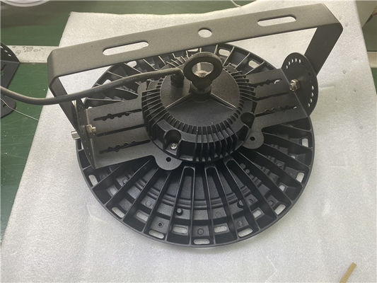 acheter Efficacité 120 lumens/watt UFO High Bay Light 100W 150W 200W Led High Bay utilisé en usine online manufacture