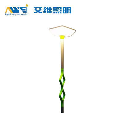 Commande à distance étanche à l'eau extérieure 8 watts solaire mobile LED jardin lumière pour la cour et le parc