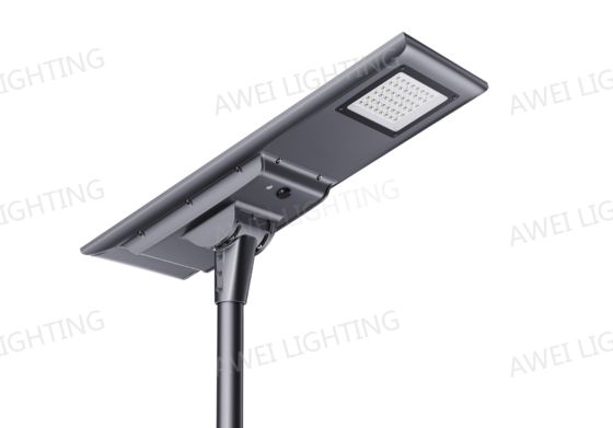 Lampadaire solaire LED 50W étanche IP66 230LM/W avec panneau solaire à haut rendement utilisé dans les rues.