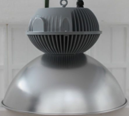 La haute baie industrielle fortement durable LED allume 120lm/w IP65 RoHS a approuvé