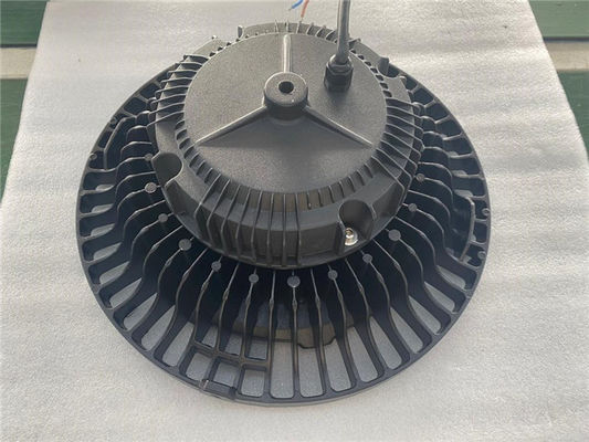 CE RoHS haute efficacité 100W 150W 200W UFO haute baie lumière pour atelier entrepôt gym éclairage