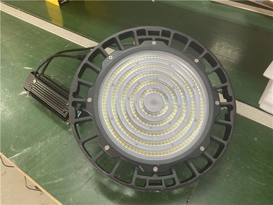 Lumière LED haute baie industrielle à haute résistance à l'eau 5 ans de garantie
